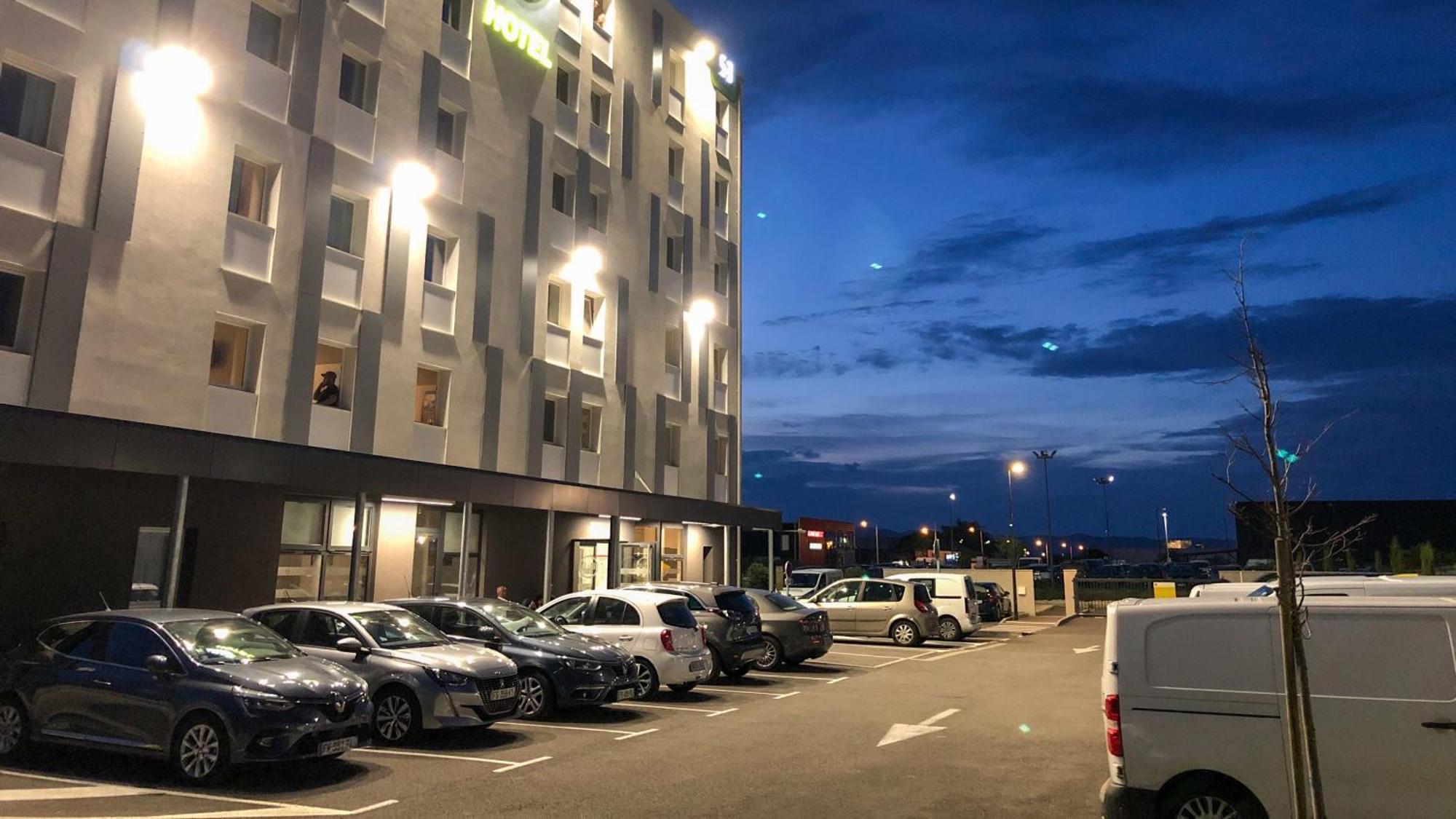 B&B Hotel Montelimar Sud Екстериор снимка